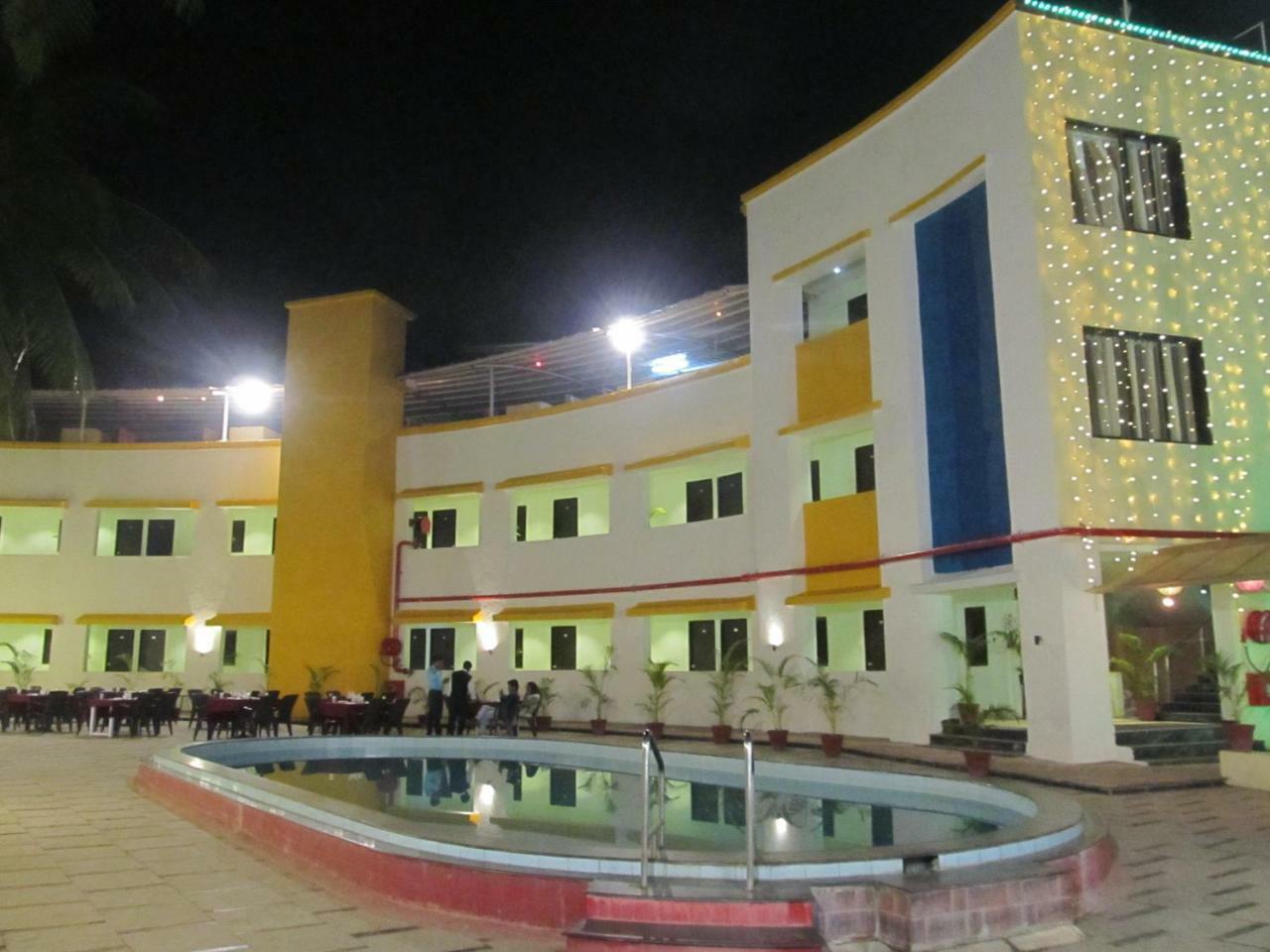 Hotel Sea Rock Villa Daman Ngoại thất bức ảnh