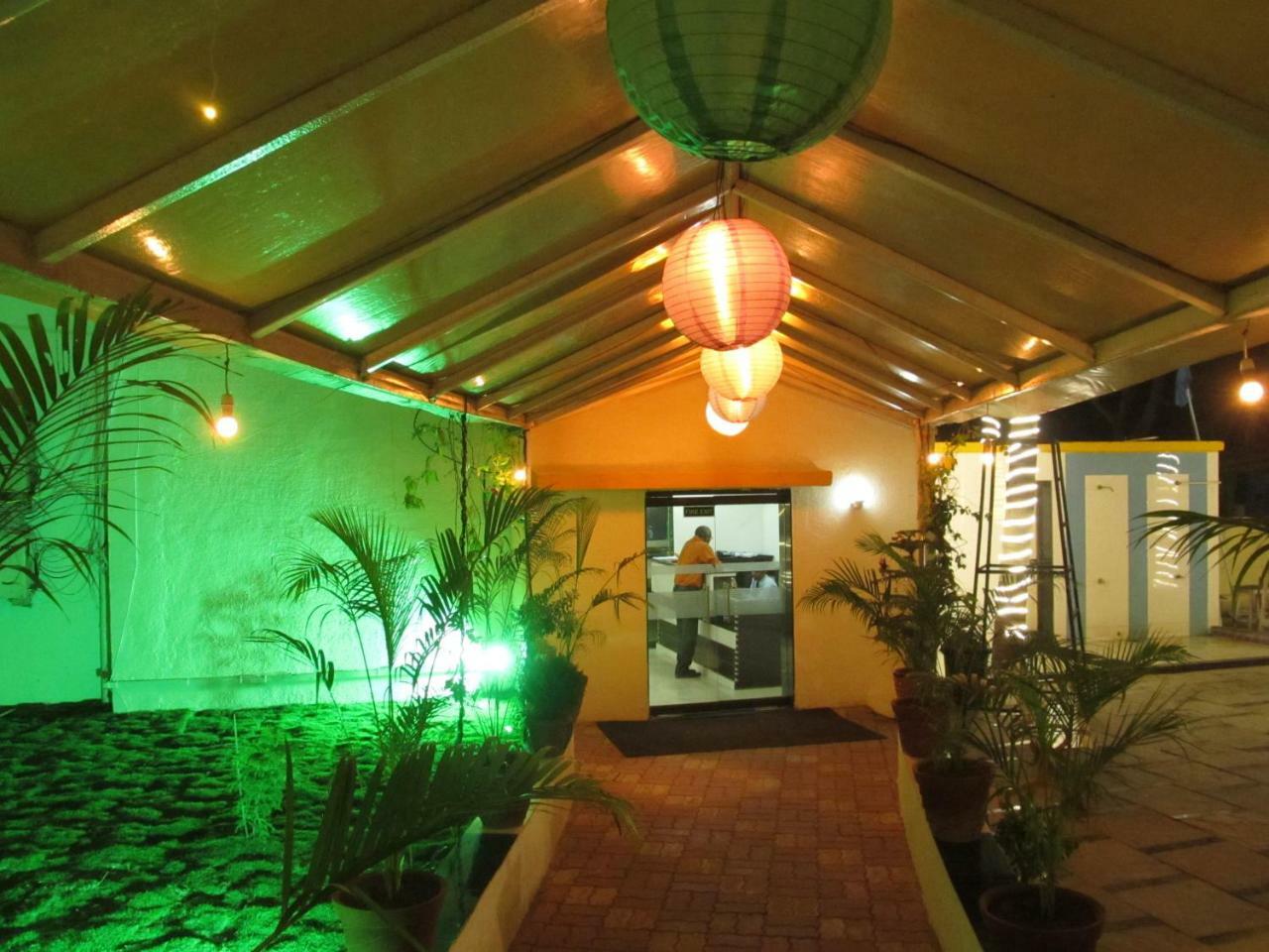 Hotel Sea Rock Villa Daman Ngoại thất bức ảnh