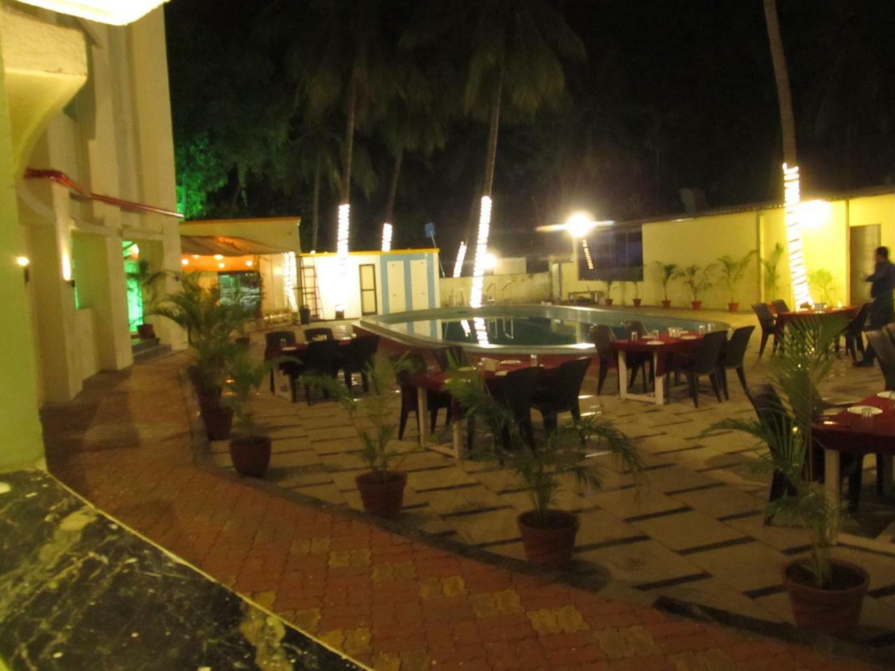 Hotel Sea Rock Villa Daman Ngoại thất bức ảnh