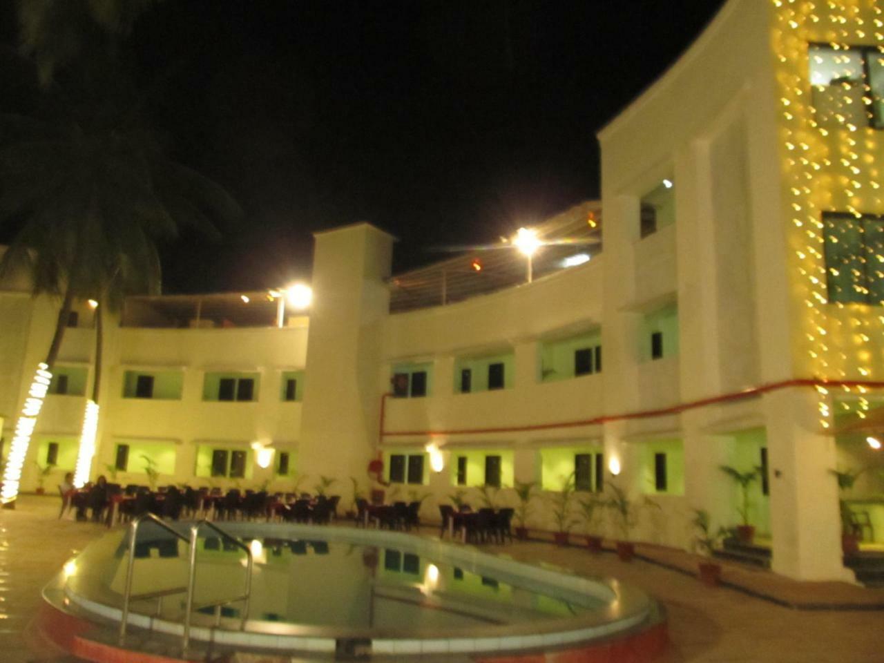 Hotel Sea Rock Villa Daman Ngoại thất bức ảnh