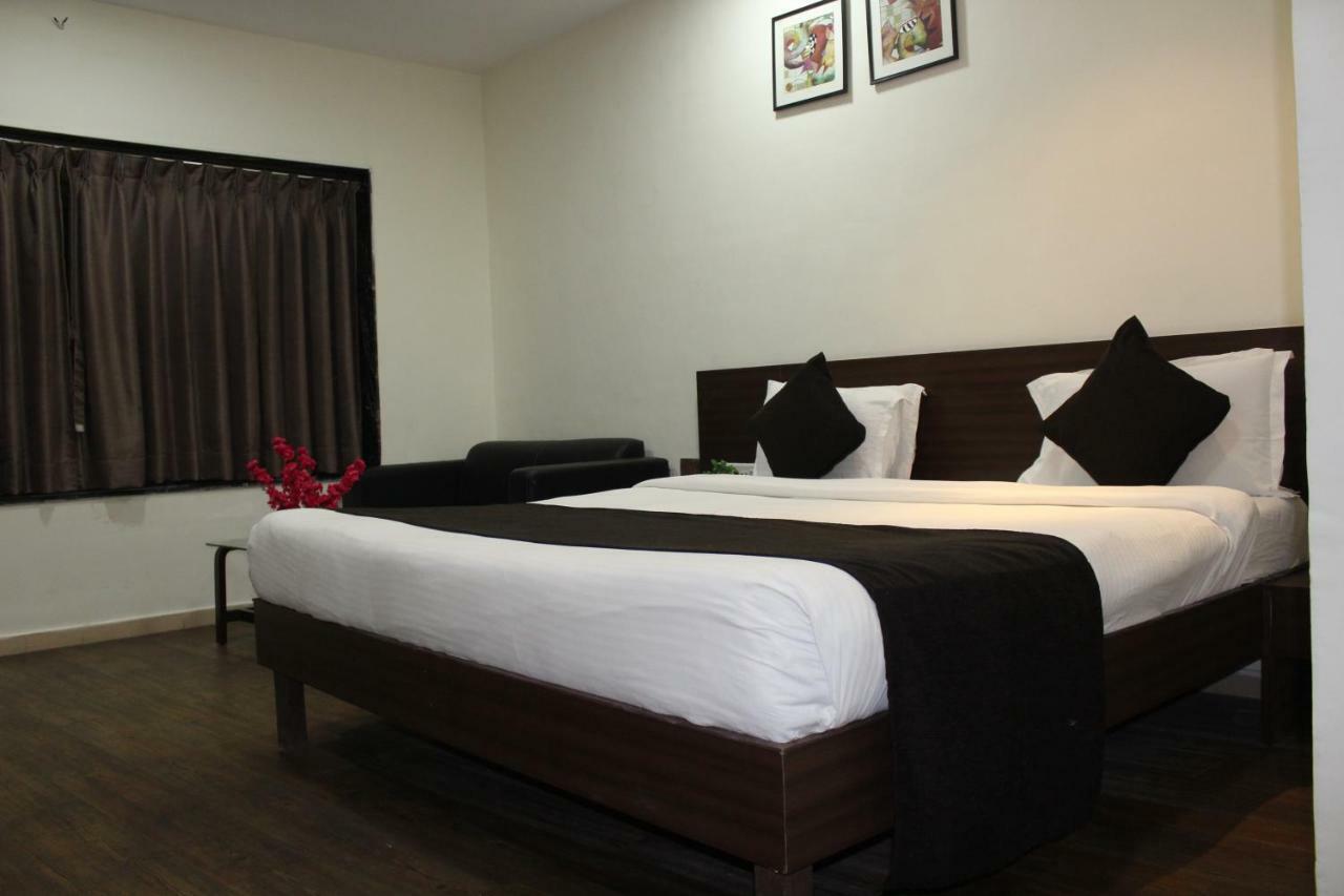 Hotel Sea Rock Villa Daman Ngoại thất bức ảnh