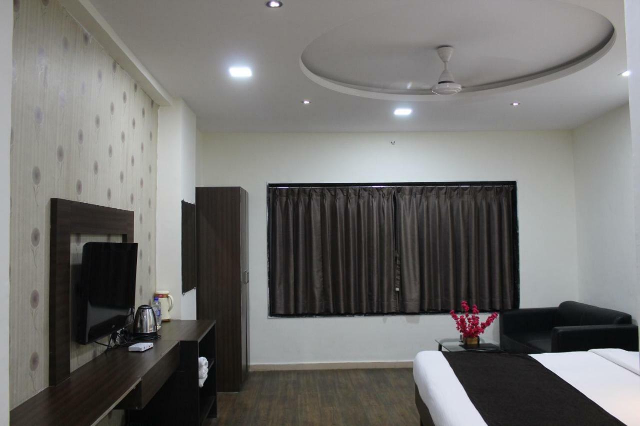 Hotel Sea Rock Villa Daman Ngoại thất bức ảnh