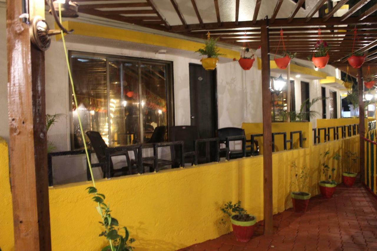 Hotel Sea Rock Villa Daman Ngoại thất bức ảnh